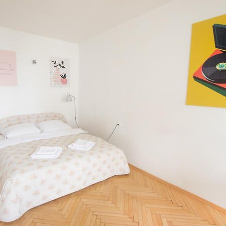 Amazing View And Great Location. Ratusz Arsenal. Apartamento Varsóvia Exterior foto