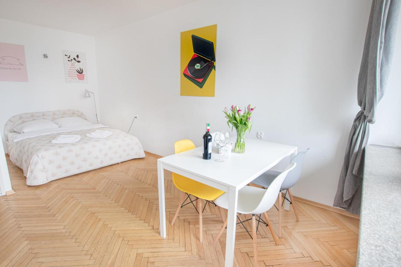 Amazing View And Great Location. Ratusz Arsenal. Apartamento Varsóvia Exterior foto