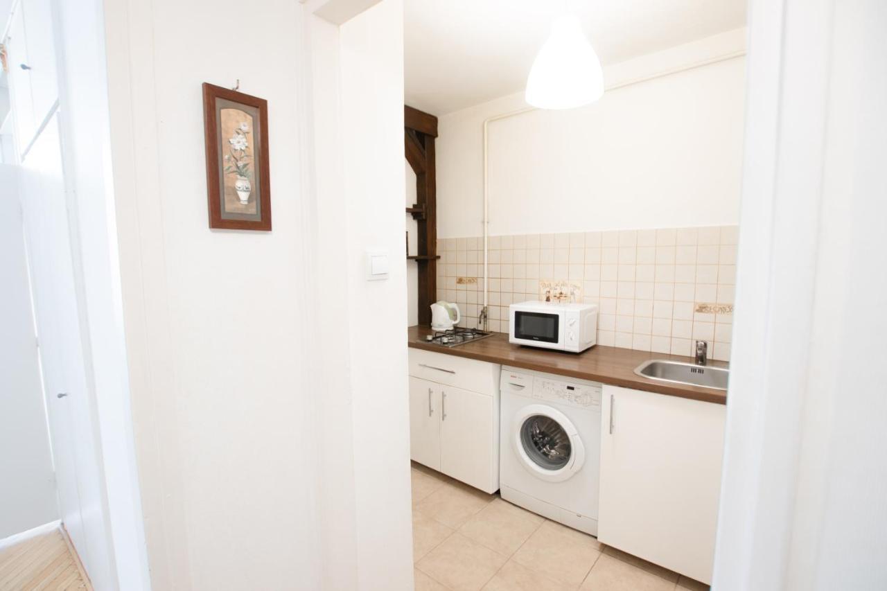 Amazing View And Great Location. Ratusz Arsenal. Apartamento Varsóvia Exterior foto