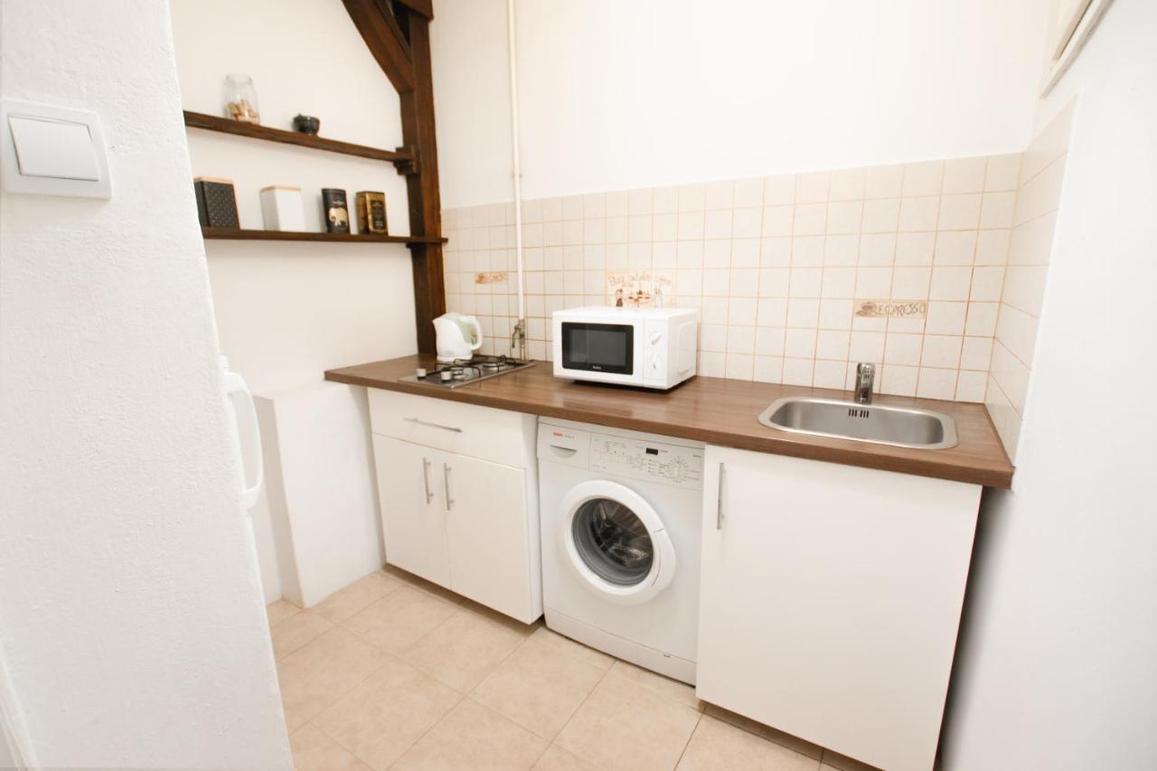 Amazing View And Great Location. Ratusz Arsenal. Apartamento Varsóvia Exterior foto